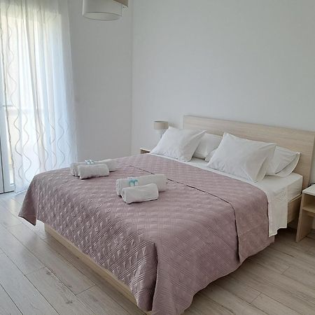 Apartment & Room Ladisic Орашац Стая снимка