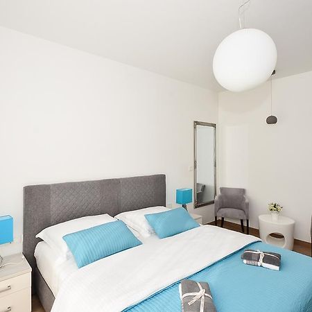 Apartment & Room Ladisic Орашац Екстериор снимка