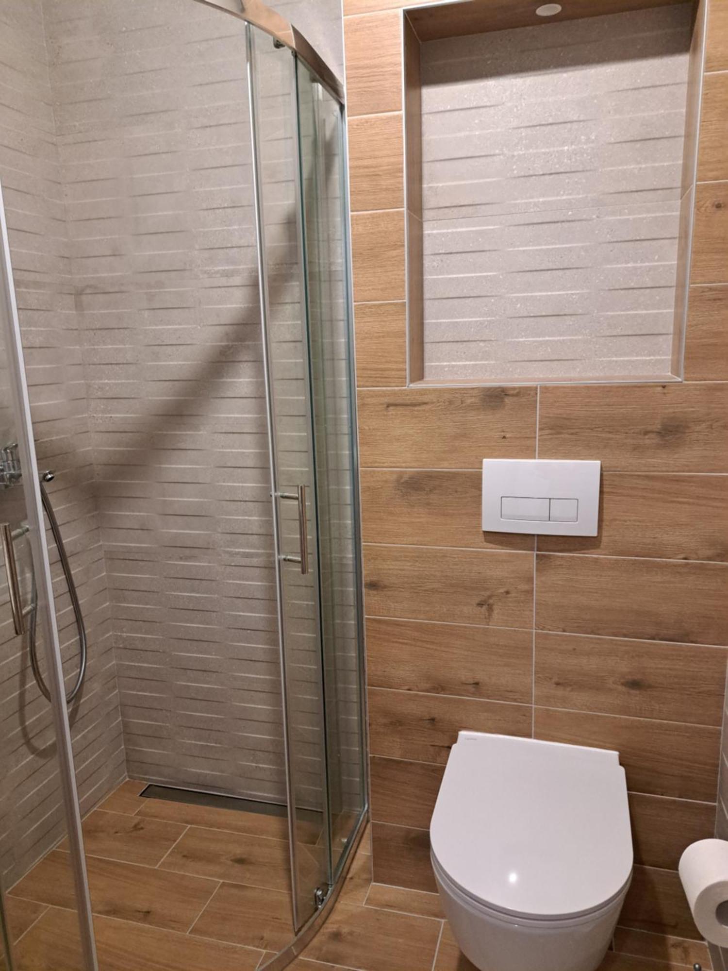 Apartment & Room Ladisic Орашац Стая снимка
