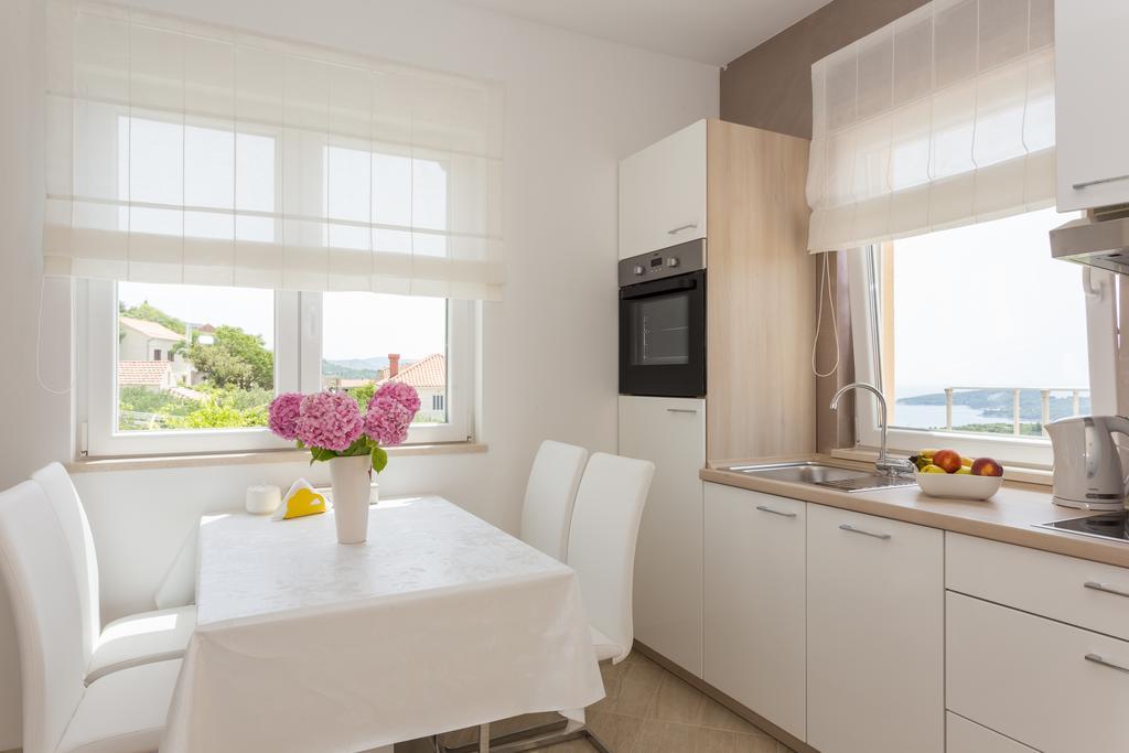 Apartment & Room Ladisic Орашац Екстериор снимка