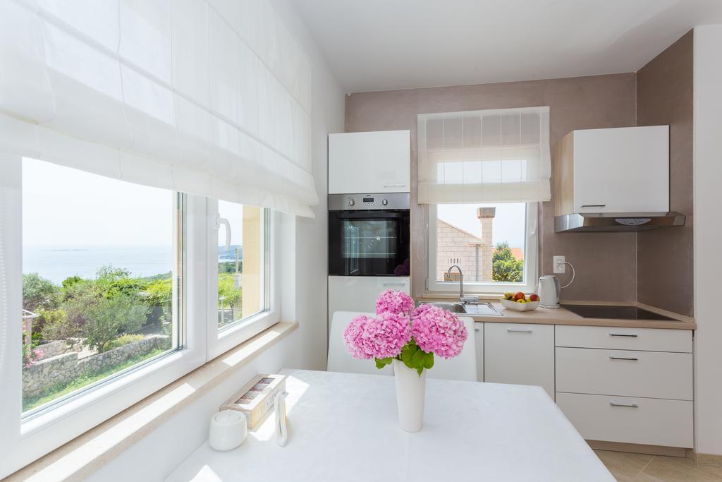 Apartment & Room Ladisic Орашац Екстериор снимка