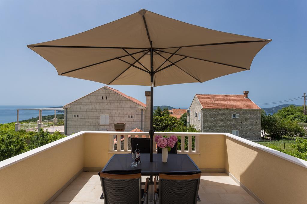 Apartment & Room Ladisic Орашац Екстериор снимка