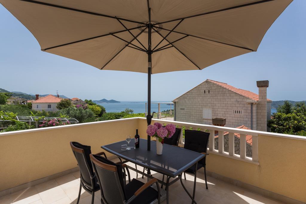 Apartment & Room Ladisic Орашац Екстериор снимка